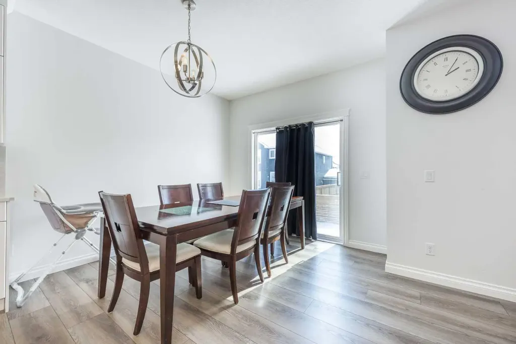 107 Dawson Harbour Court Chestermere AB T1X1Z7