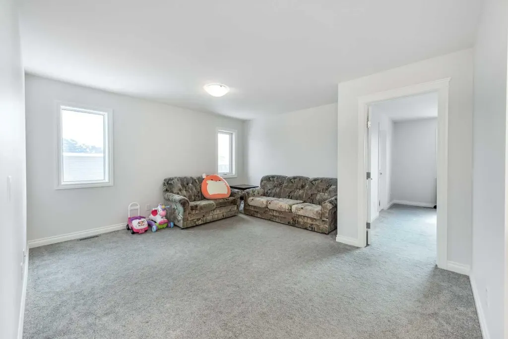 107 Dawson Harbour Court Chestermere AB T1X1Z7