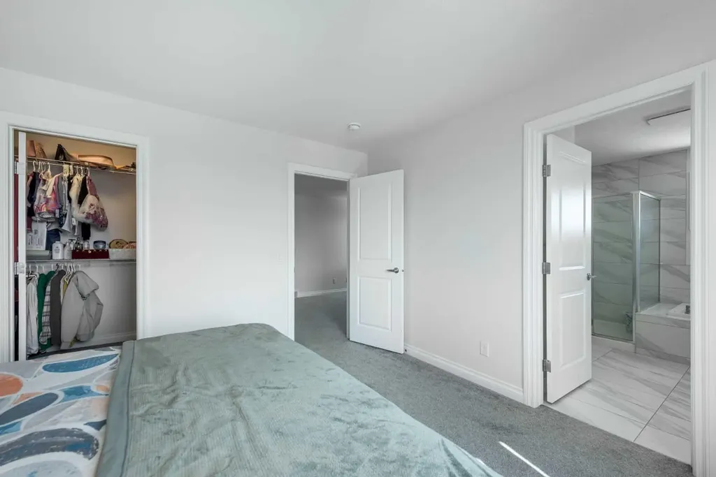 107 Dawson Harbour Court Chestermere AB T1X1Z7