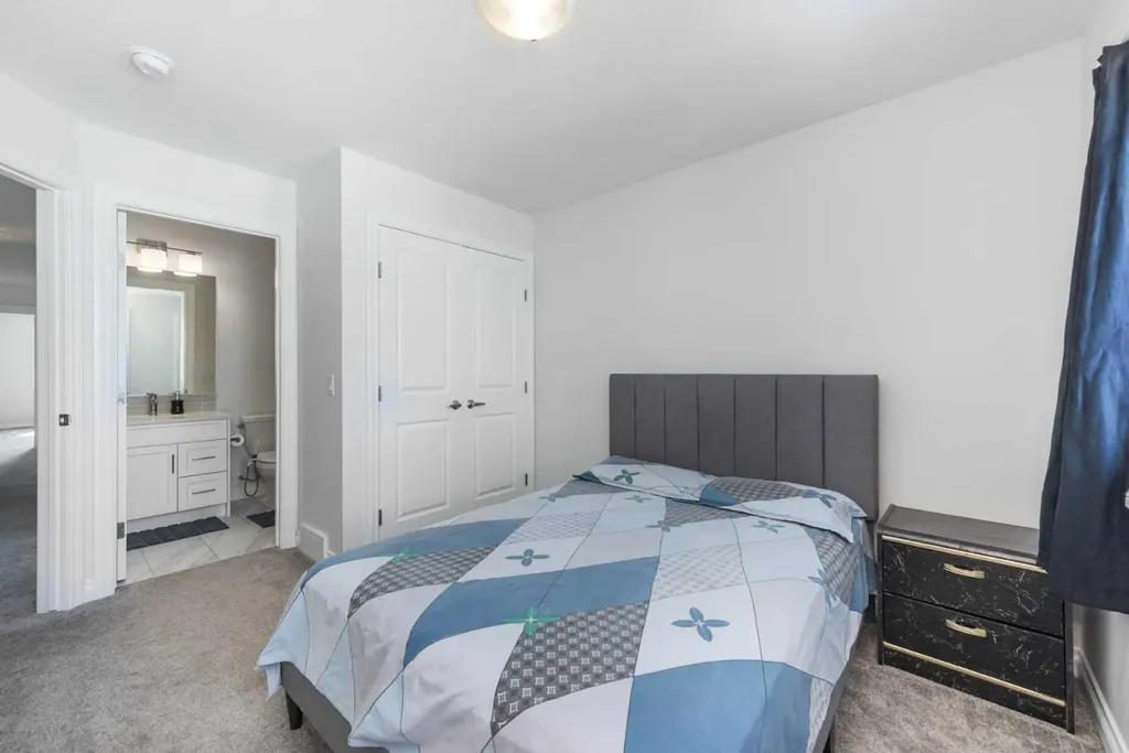 107 Dawson Harbour Court Chestermere AB T1X1Z7