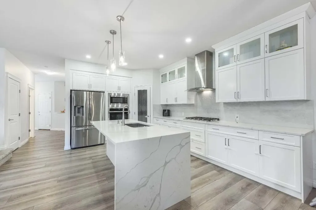 107 Dawson Harbour Court Chestermere AB T1X1Z7