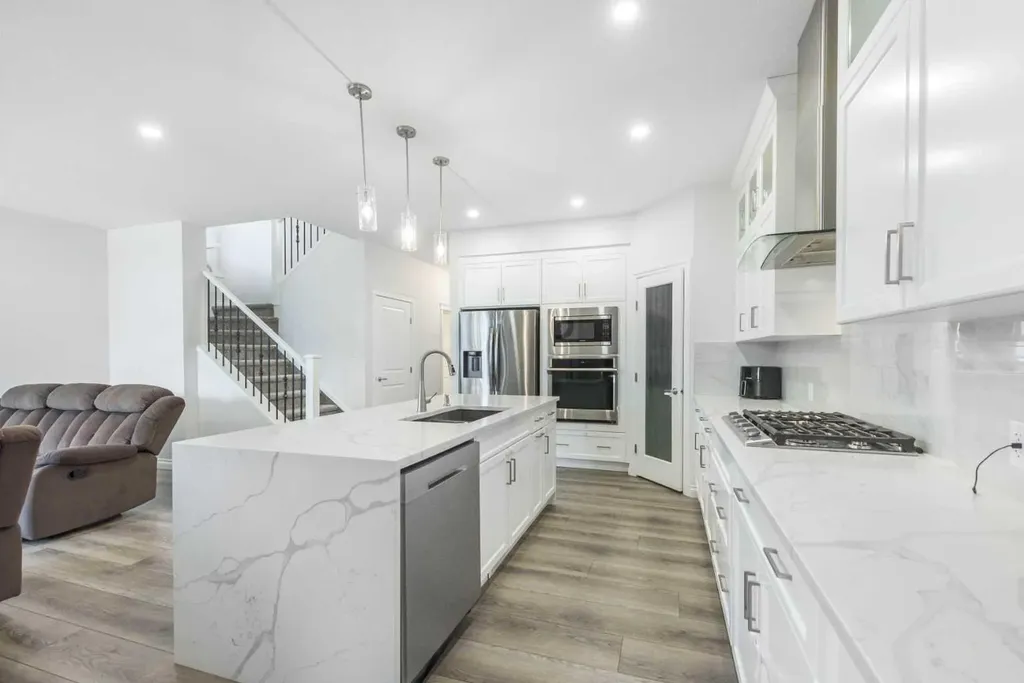107 Dawson Harbour Court Chestermere AB T1X1Z7