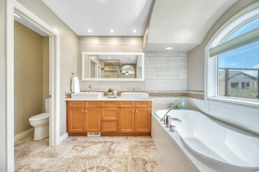 168 West Creek Court Chestermere AB T1X 1L8