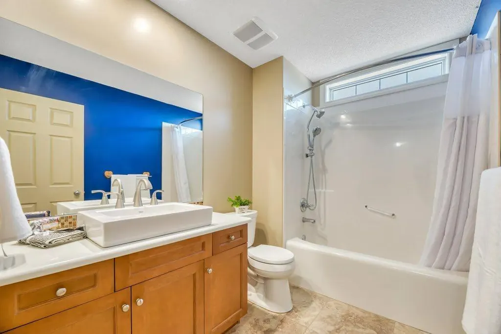168 West Creek Court Chestermere AB T1X 1L8