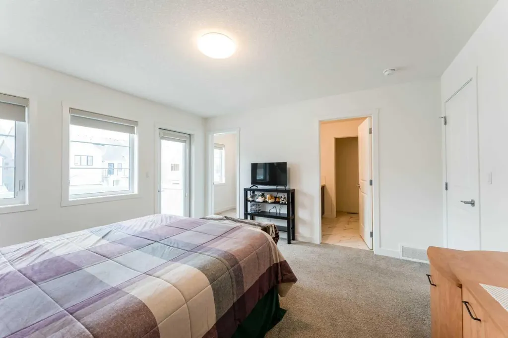 317 Baneberry Way SW Airdrie AB T4B5R9
