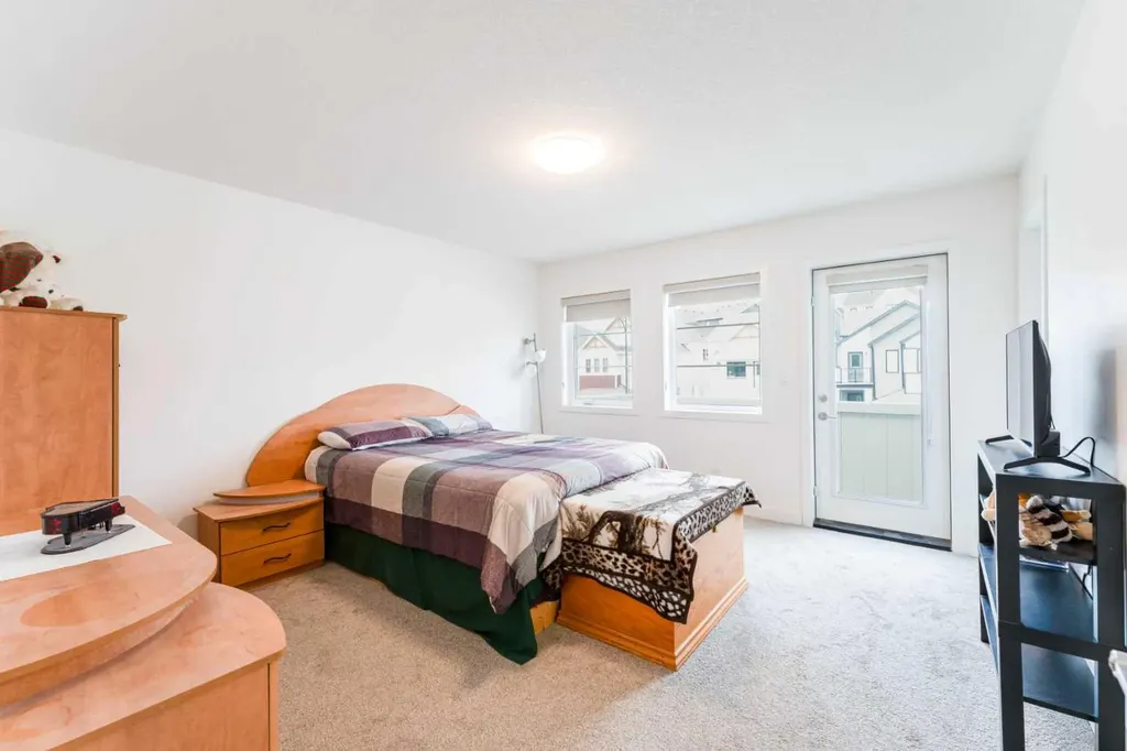 317 Baneberry Way SW Airdrie AB T4B5R9