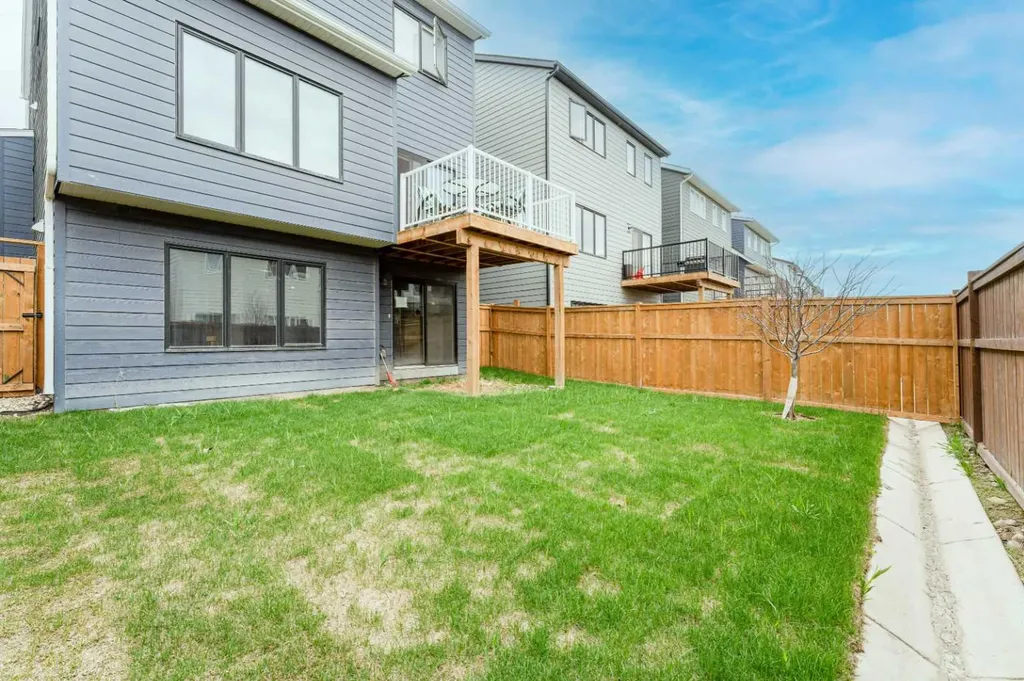 317 Baneberry Way SW Airdrie AB T4B5R9