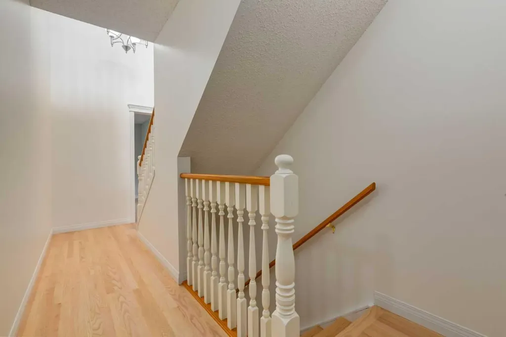 107 9 Street NW Calgary AB T2N0E3