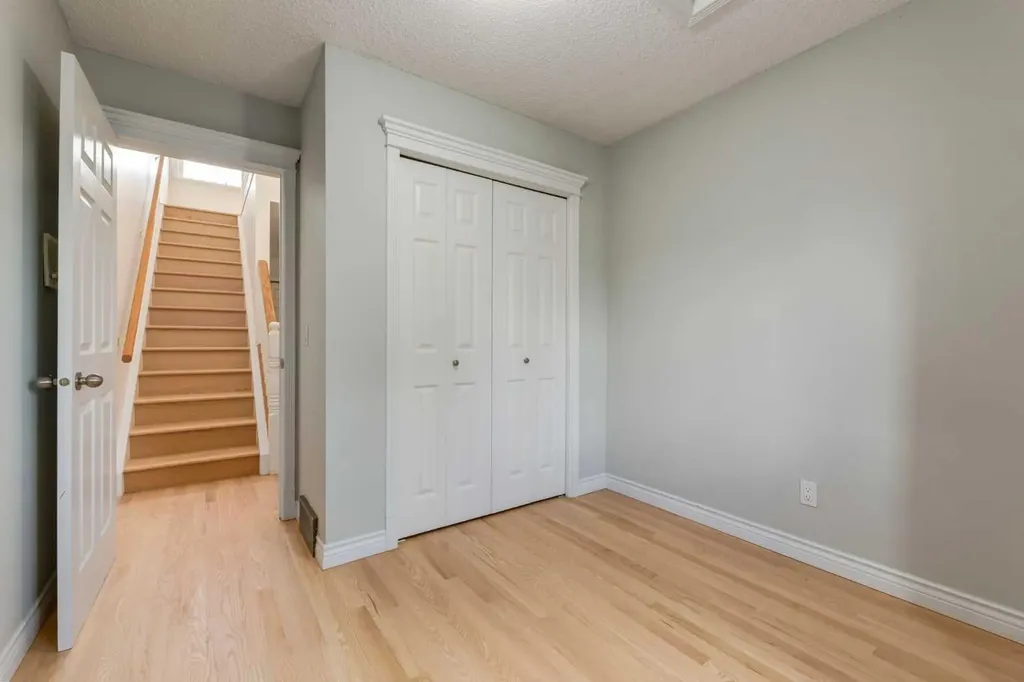 107 9 Street NW Calgary AB T2N0E3