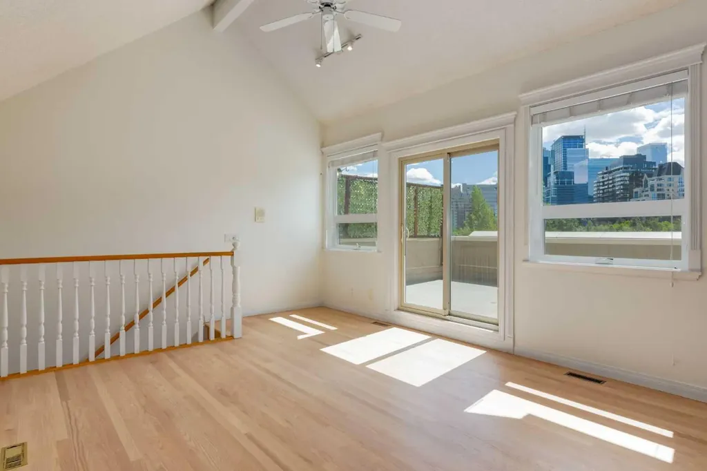 107 9 Street NW Calgary AB T2N0E3