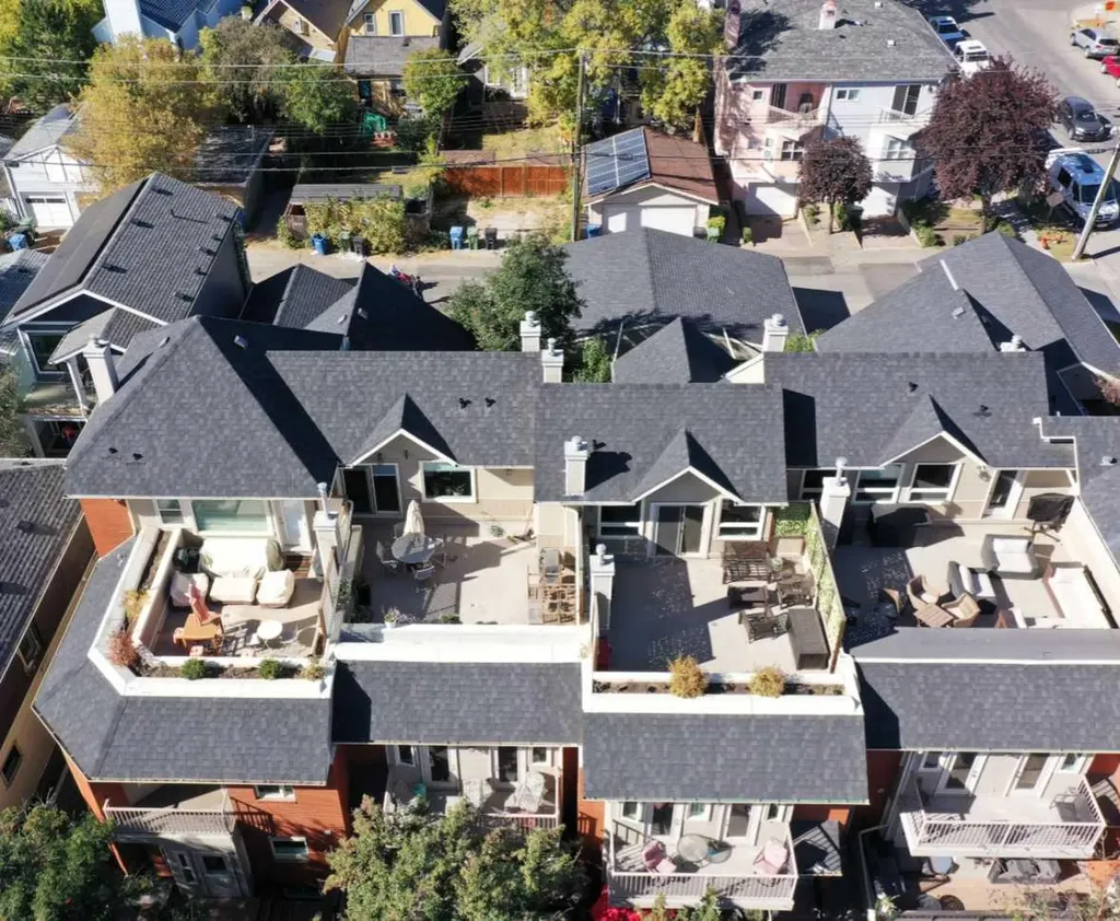 107 9 Street NW Calgary AB T2N0E3