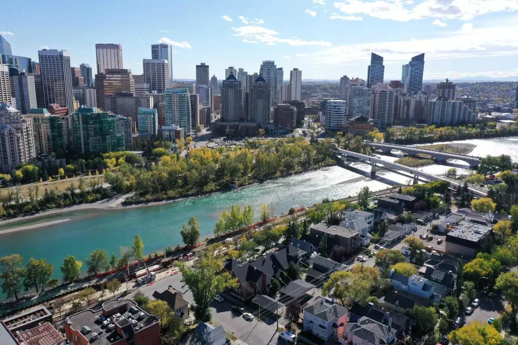 107 9 Street NW Calgary AB T2N0E3