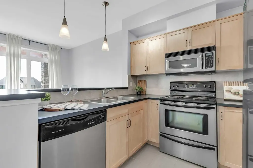 181 Rockyledge View NW Calgary AB T3G 6B1