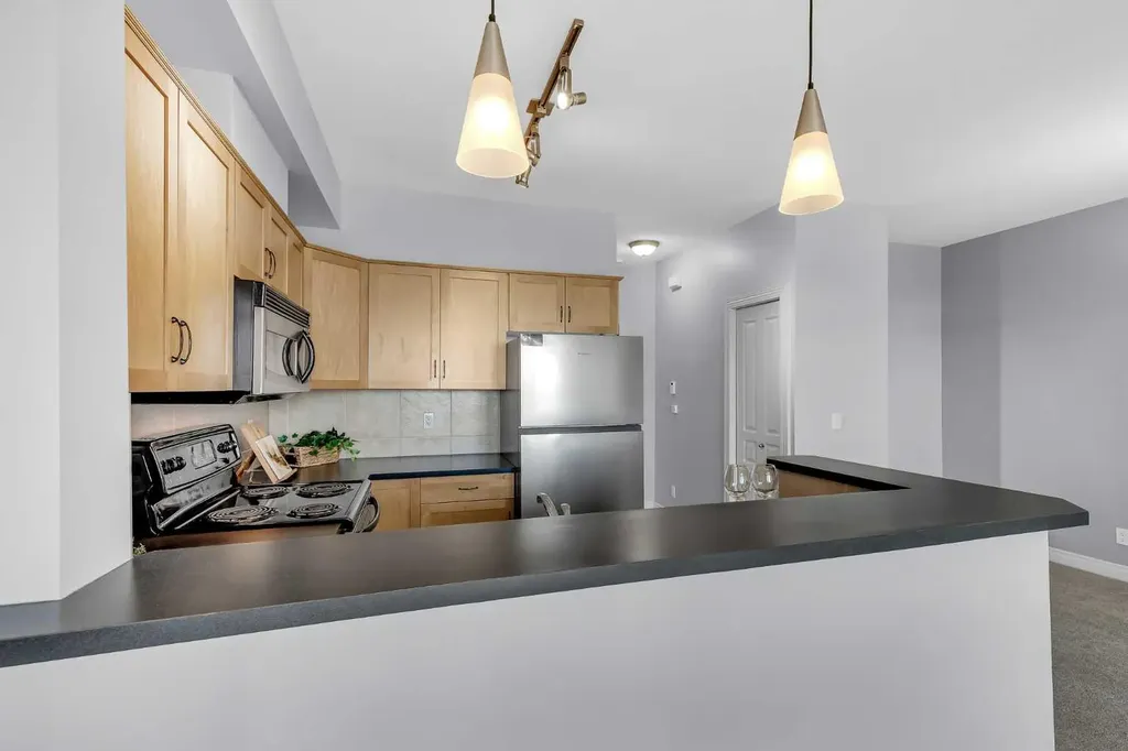 181 Rockyledge View NW Calgary AB T3G 6B1
