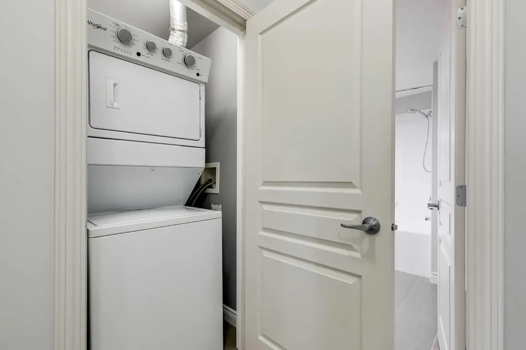 181 Rockyledge View NW Calgary AB T3G 6B1