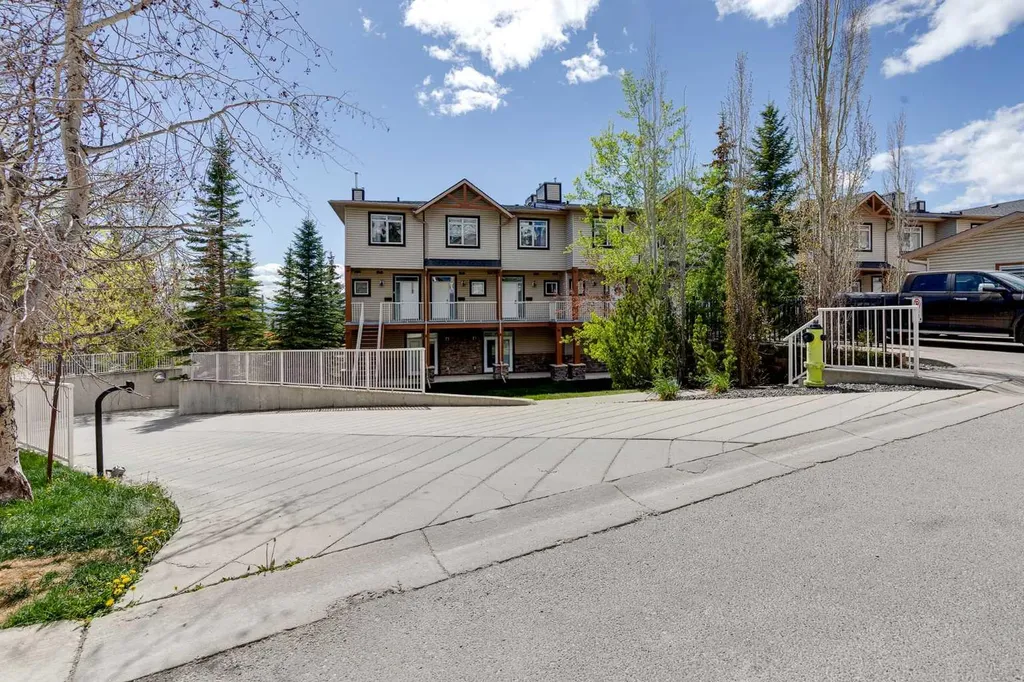 181 Rockyledge View NW Calgary AB T3G 6B1