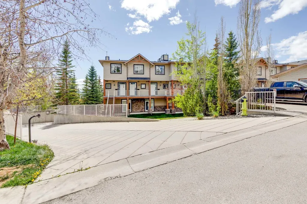 181 Rockyledge View NW Calgary AB T3G 6B1
