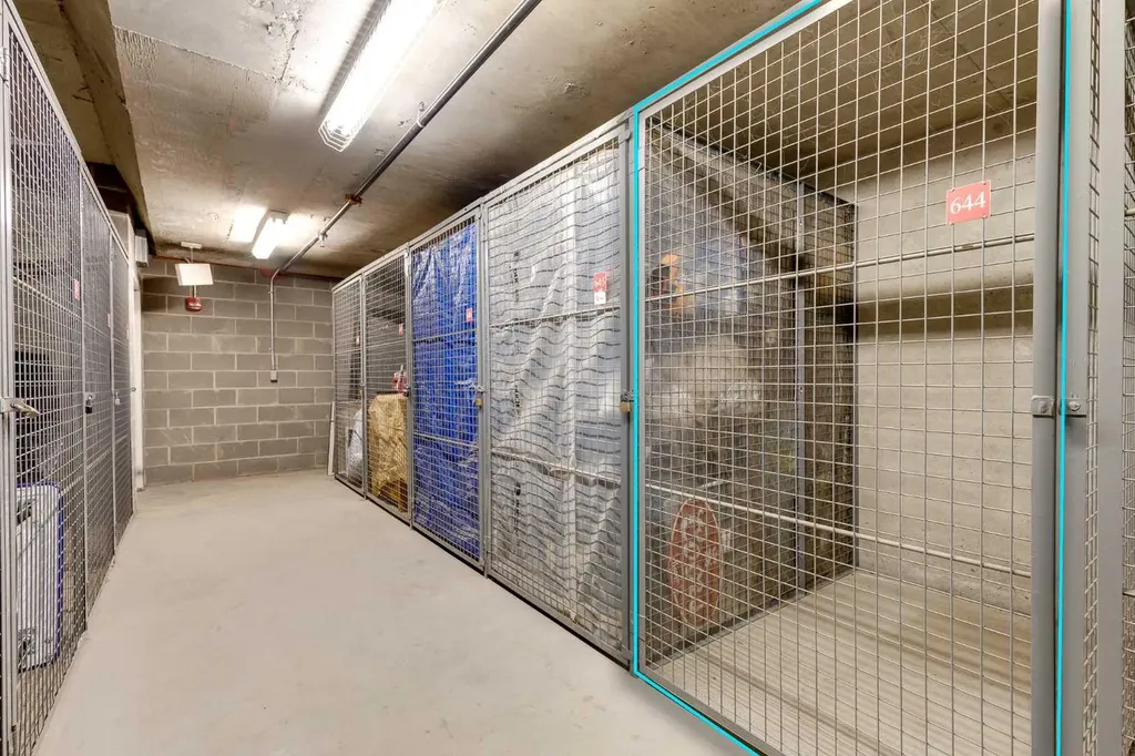 181 Rockyledge View NW Calgary AB T3G 6B1