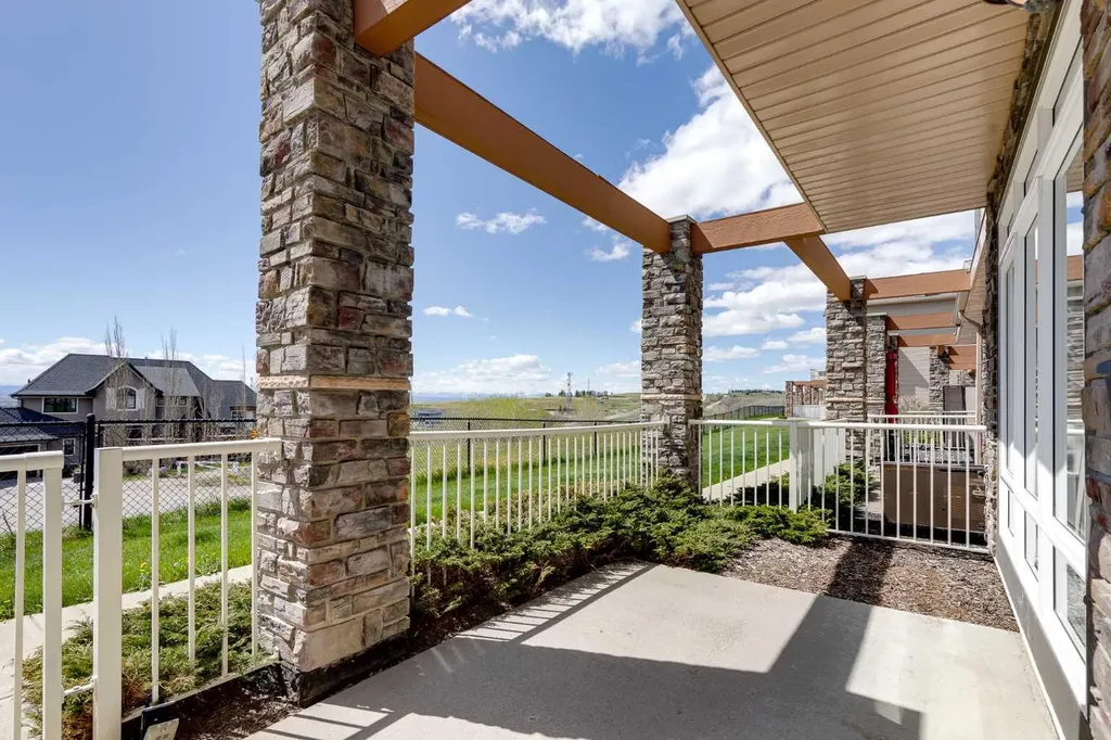 181 Rockyledge View NW Calgary AB T3G 6B1