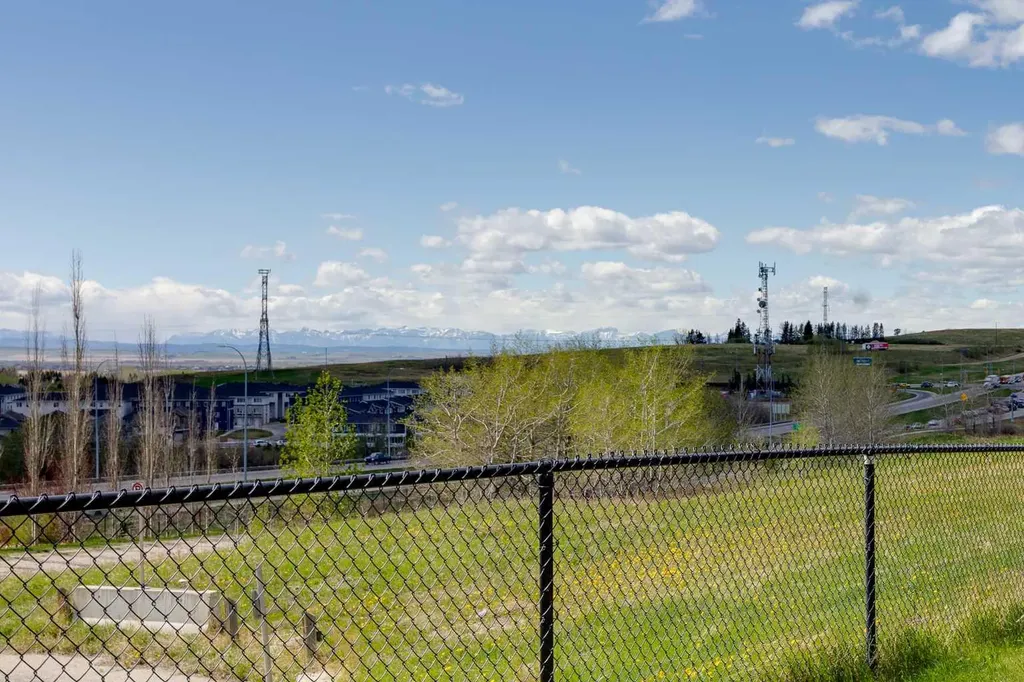 181 Rockyledge View NW Calgary AB T3G 6B1