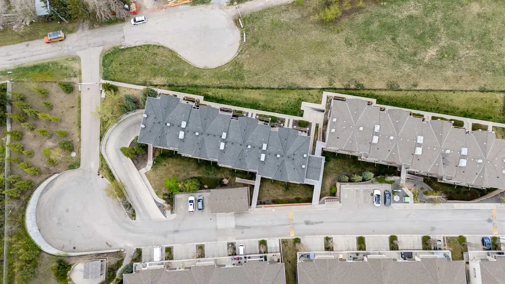 181 Rockyledge View NW Calgary AB T3G 6B1