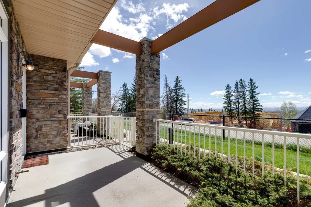 181 Rockyledge View NW Calgary AB T3G 6B1