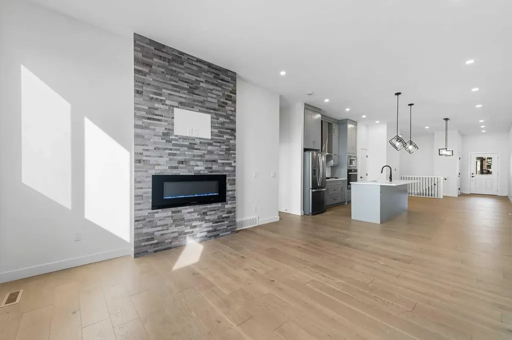 19 Wolf Crescent Okotoks AB T1S 5V1