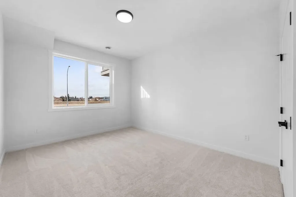 19 Wolf Crescent Okotoks AB T1S 5V1