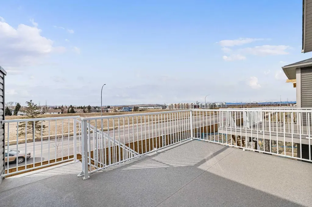 19 Wolf Crescent Okotoks AB T1S 5V1