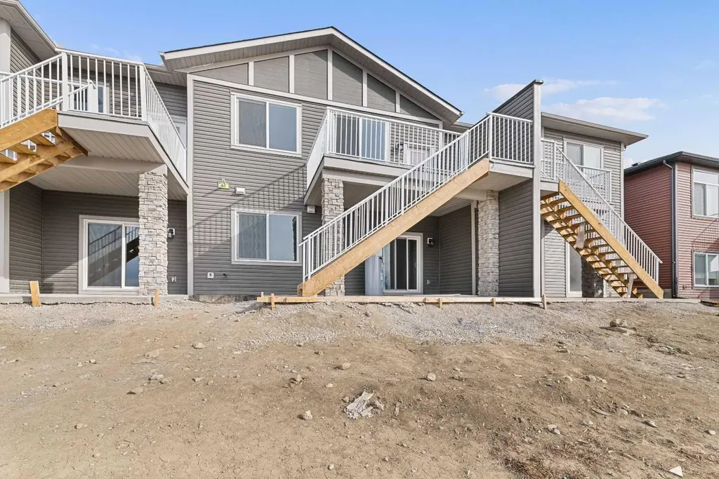 19 Wolf Crescent Okotoks AB T1S 5V1