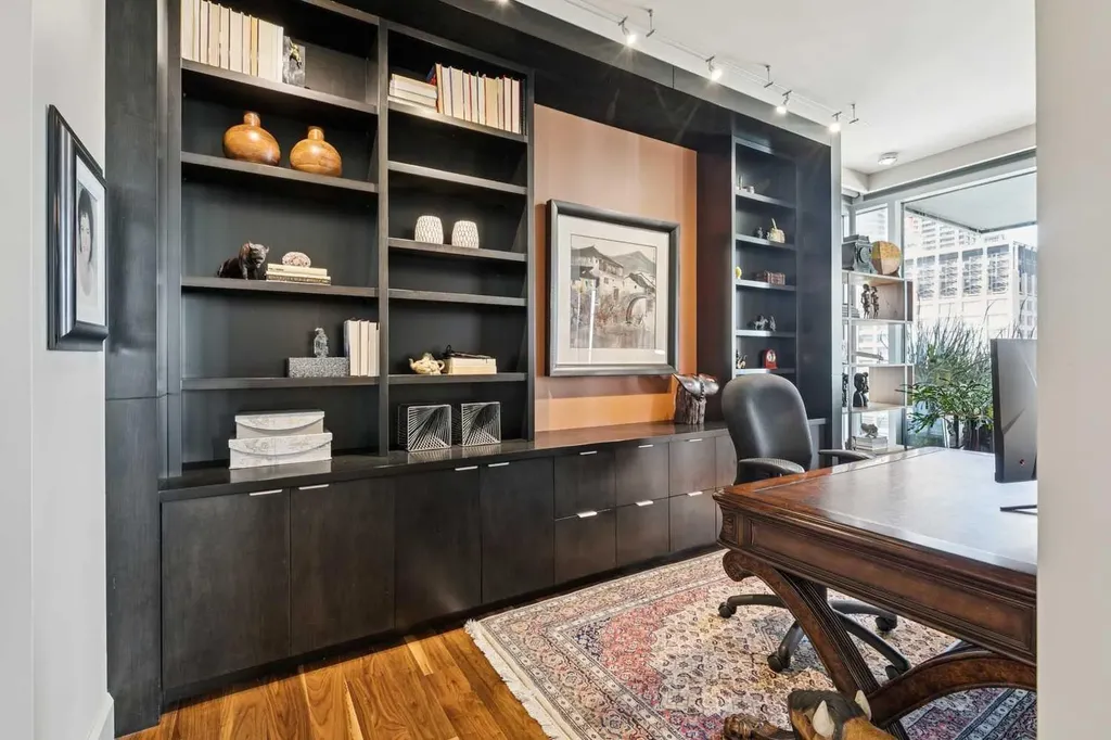 108 9 Avenue SW Calgary AB T2P 0S9