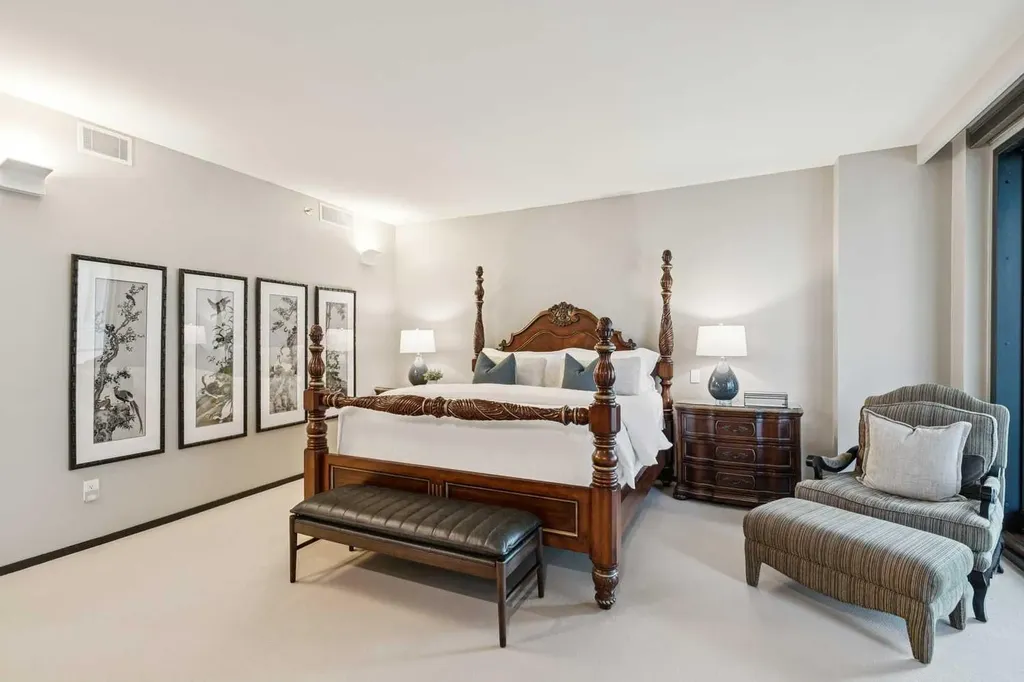 108 9 Avenue SW Calgary AB T2P 0S9