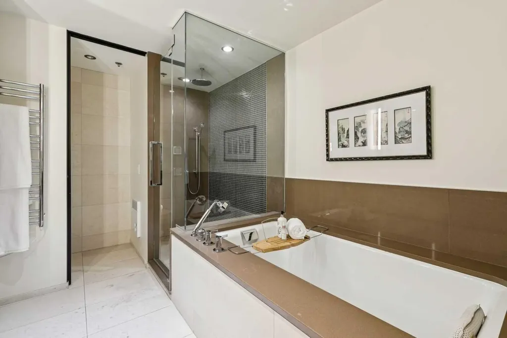 108 9 Avenue SW Calgary AB T2P 0S9