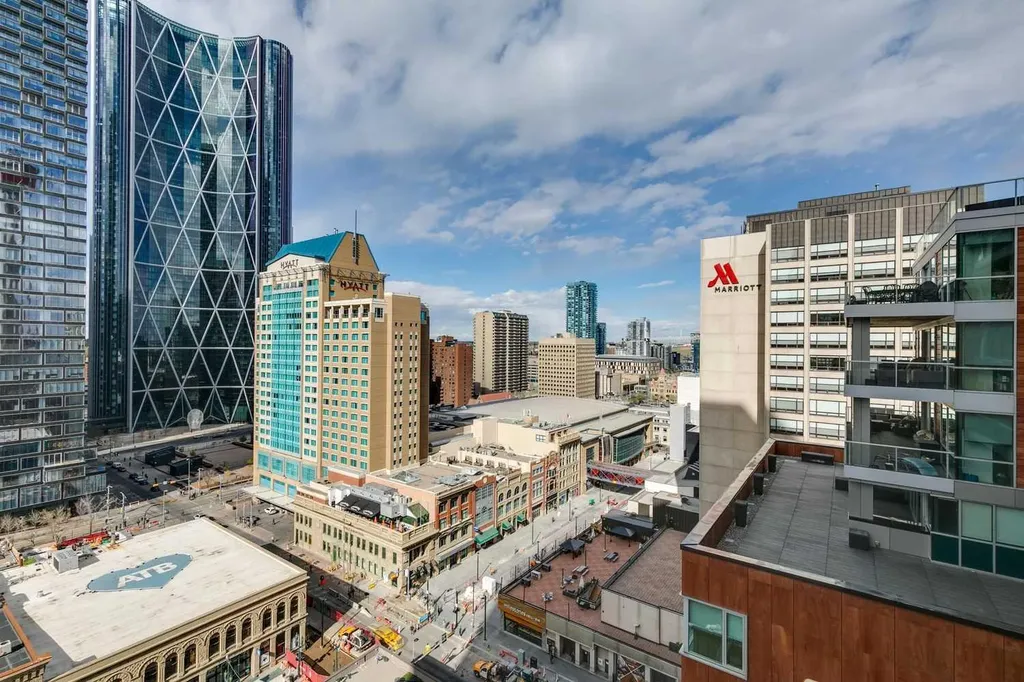 108 9 Avenue SW Calgary AB T2P 0S9