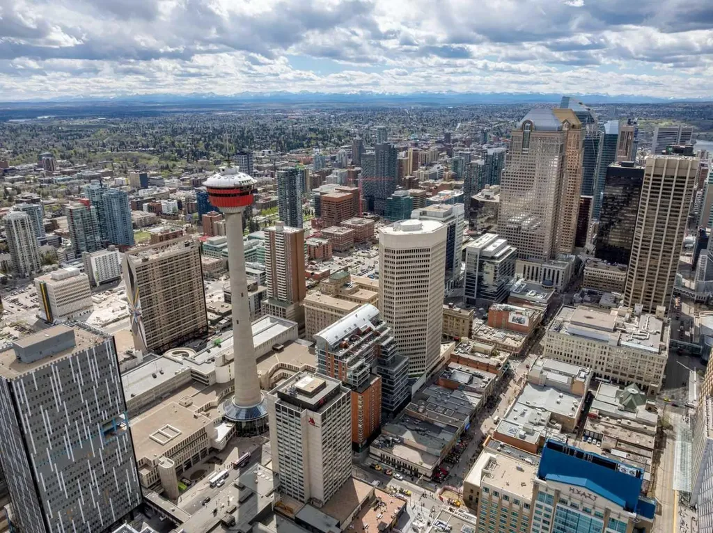 108 9 Avenue SW Calgary AB T2P 0S9