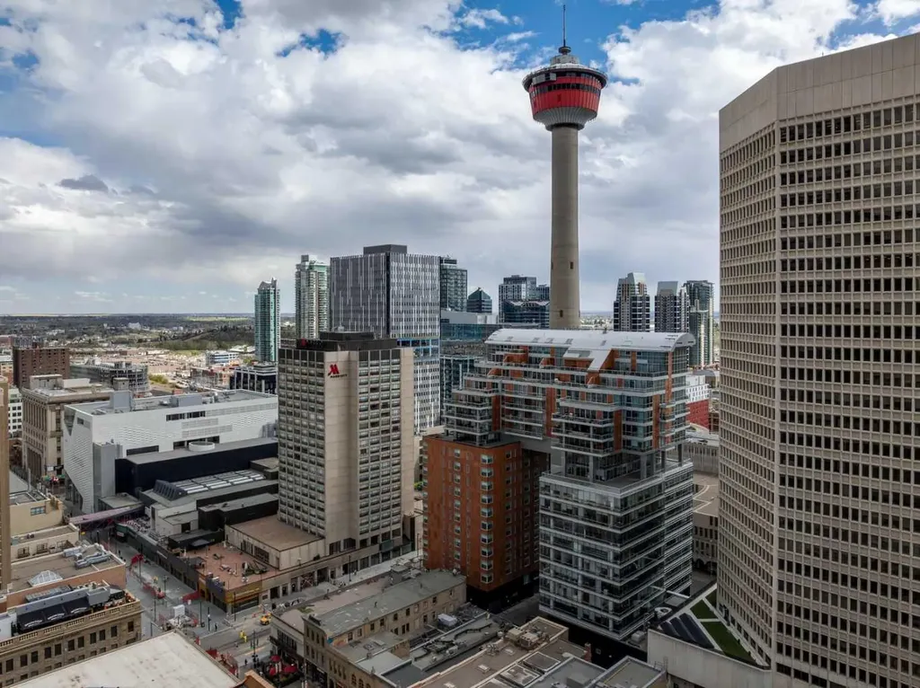 108 9 Avenue SW Calgary AB T2P 0S9