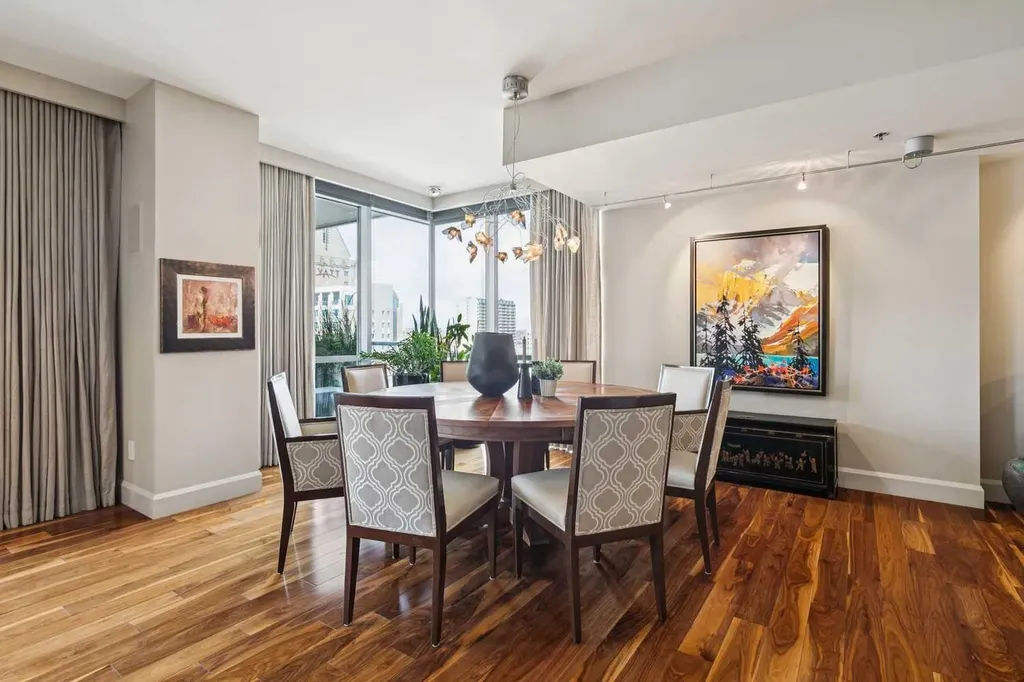 108 9 Avenue SW Calgary AB T2P 0S9
