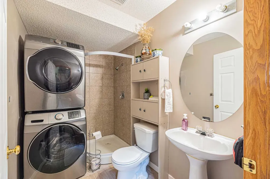 18 Coral Springs Circle NE Calgary AB T3J 3P4