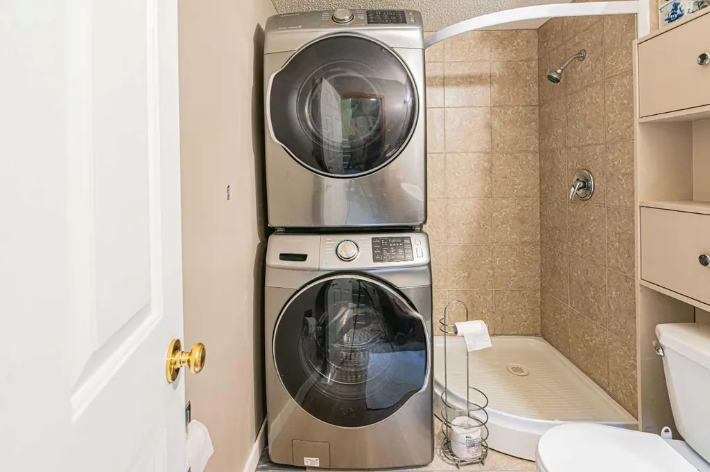 18 Coral Springs Circle NE Calgary AB T3J 3P4