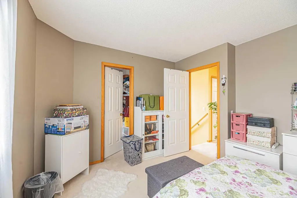 18 Coral Springs Circle NE Calgary AB T3J 3P4