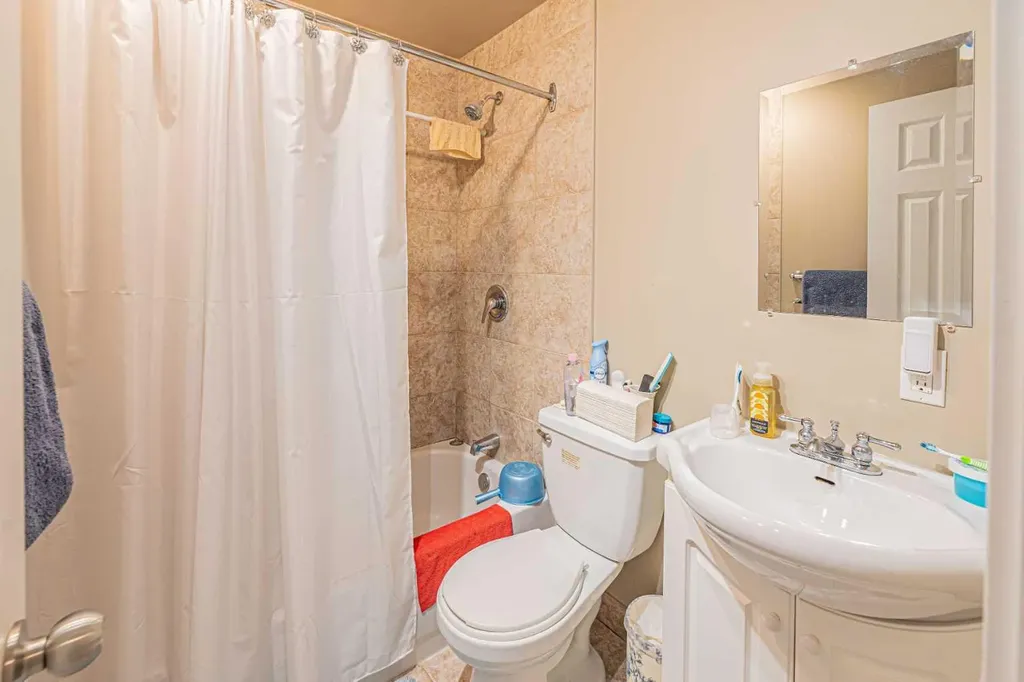18 Coral Springs Circle NE Calgary AB T3J 3P4