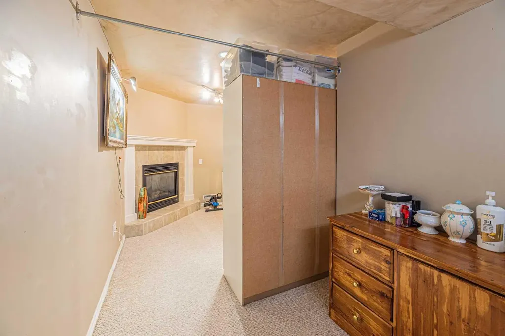 18 Coral Springs Circle NE Calgary AB T3J 3P4