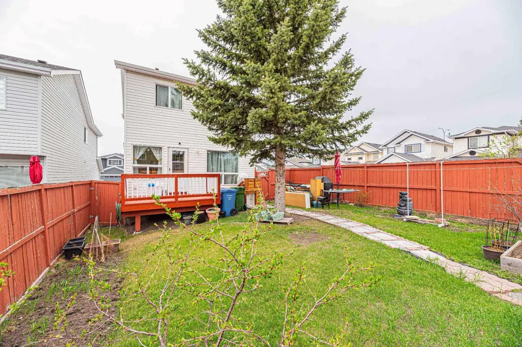18 Coral Springs Circle NE Calgary AB T3J 3P4