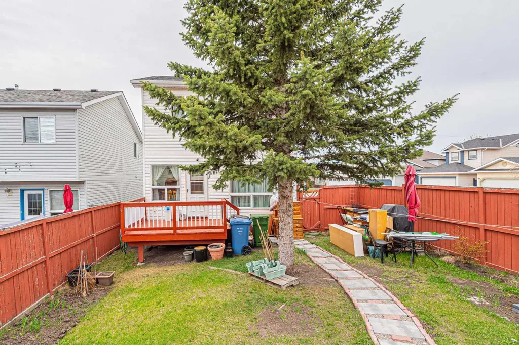 18 Coral Springs Circle NE Calgary AB T3J 3P4