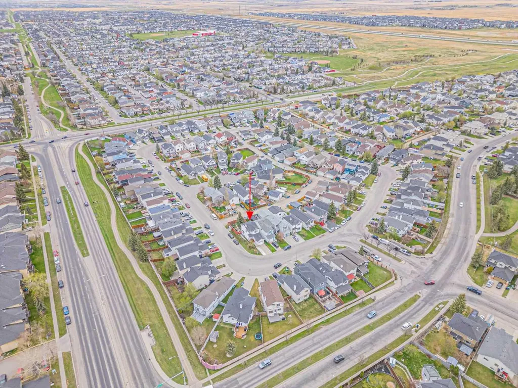 18 Coral Springs Circle NE Calgary AB T3J 3P4
