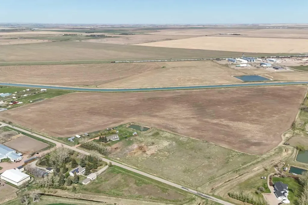 Range Road 205 Rural Lethbridge County AB T1J8G8