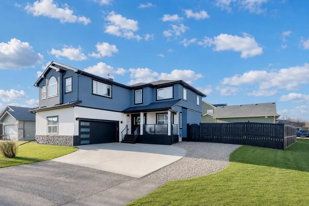 80 Canoe Square SW Airdrie AB T4B2N6