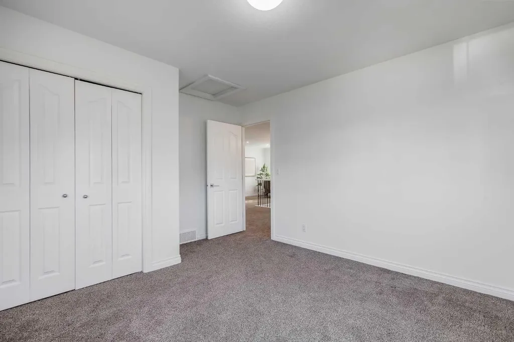 80 Canoe Square SW Airdrie AB T4B2N6