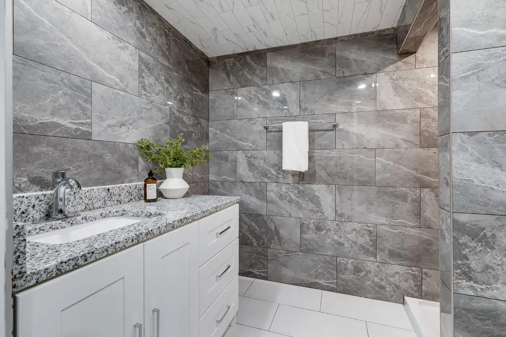 80 Canoe Square SW Airdrie AB T4B2N6