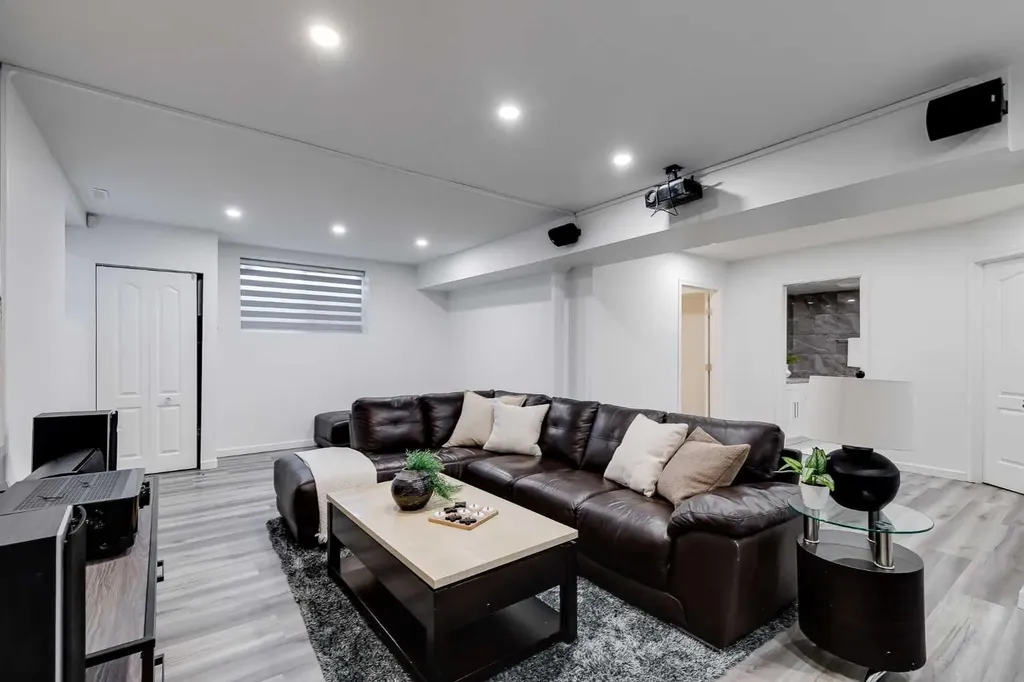 80 Canoe Square SW Airdrie AB T4B2N6